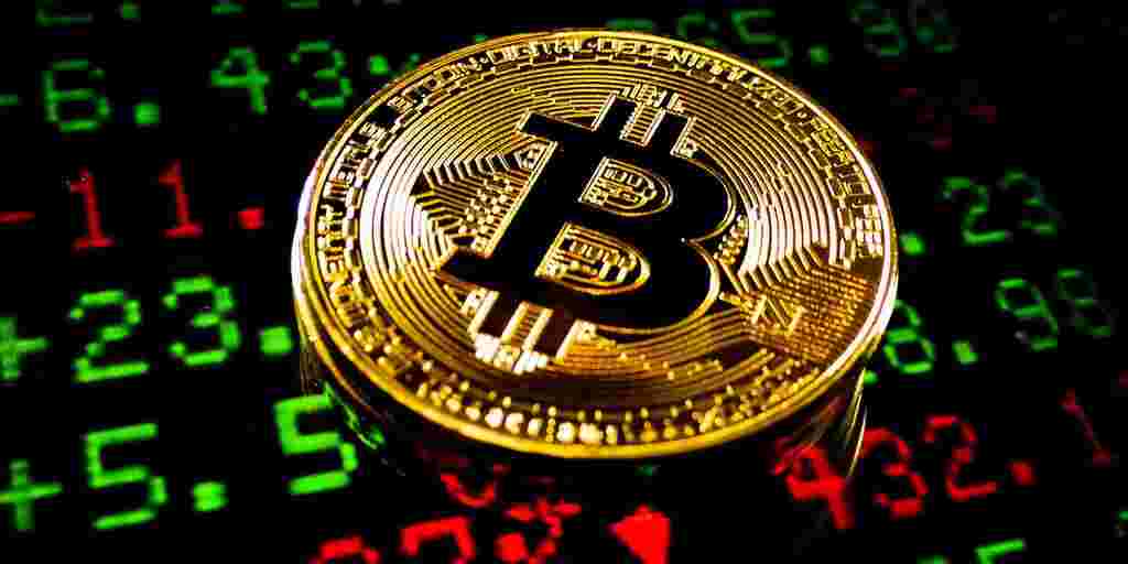Bitcoin Falls Under $66,000 Following $2.5 Billion Move to New Wallet