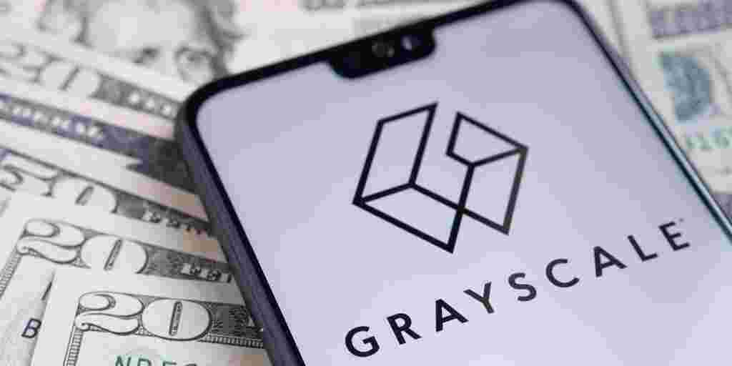 Grayscale Moves $1B in Ethereum to Coinbase Before US ETF Trading Launch