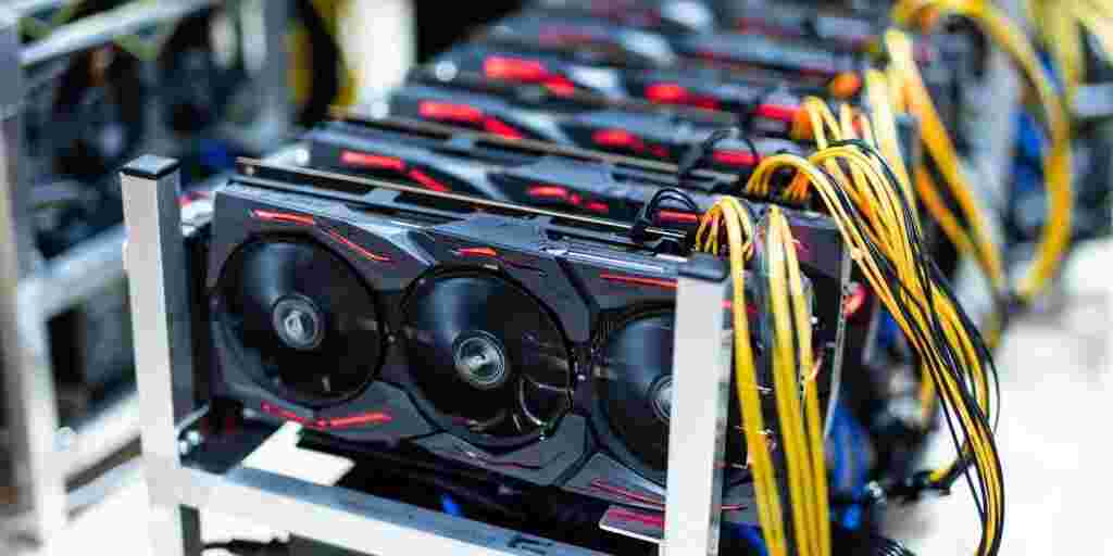 5 Surprising Reasons Bitcoin Miners Are Dumping BTC Now