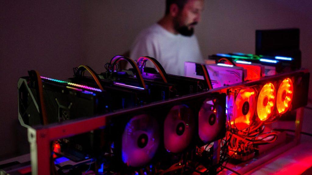 Bitcoin Miners Shift Focus to AI as Profits Surpass Cryptocurrency Mining
